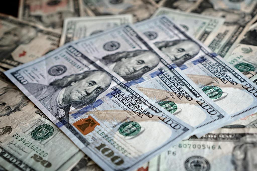 Caputo asegura avance significativo en metas de reservas del&nbsp;BCRA